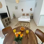 Camille Joli Clim Centre Apartment